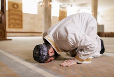 Muslim Clothes for Men Information